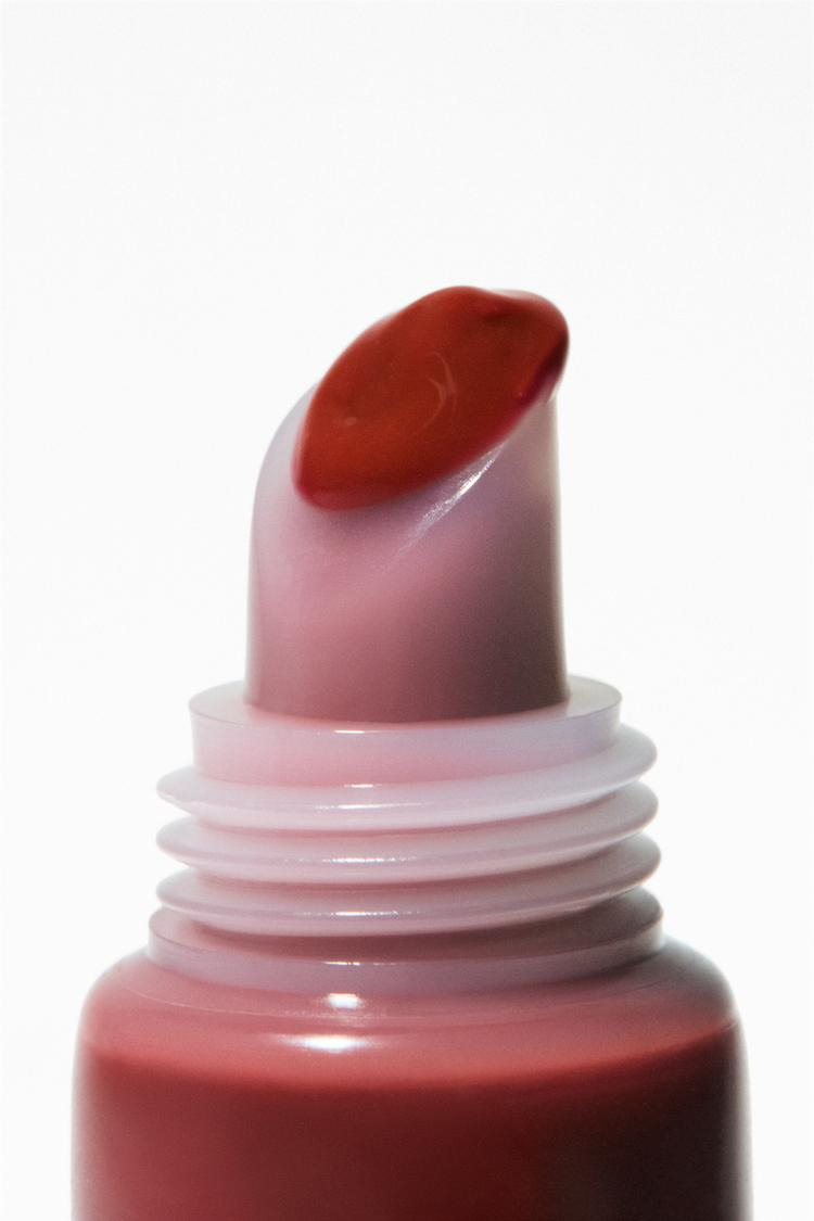 LIP GLOSS WITH SPF 50